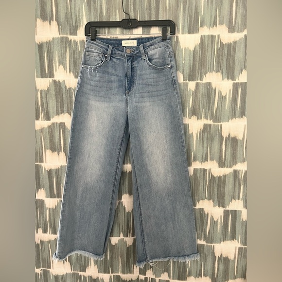 RISEN High Rise Crop Wide Fray Hem Jeans- 27 - Picture 7 of 12